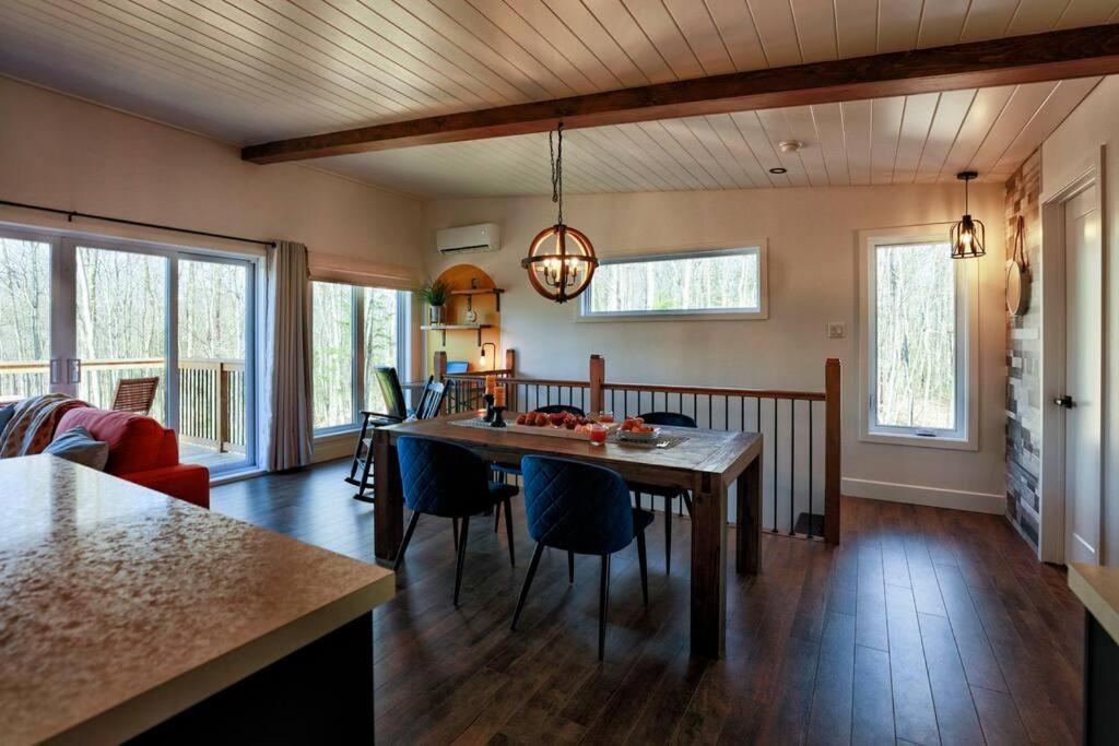 Chalet Woodpecker Lodge - Chaleureux Avec Foyer. Orford Exterior photo