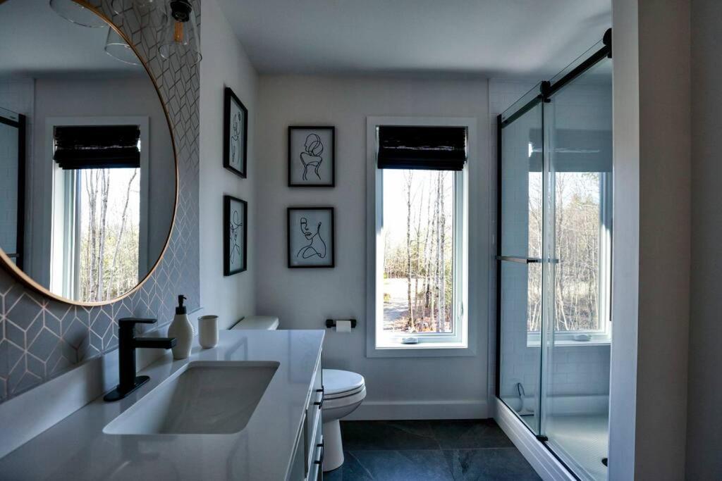 Chalet Woodpecker Lodge - Chaleureux Avec Foyer. Orford Exterior photo