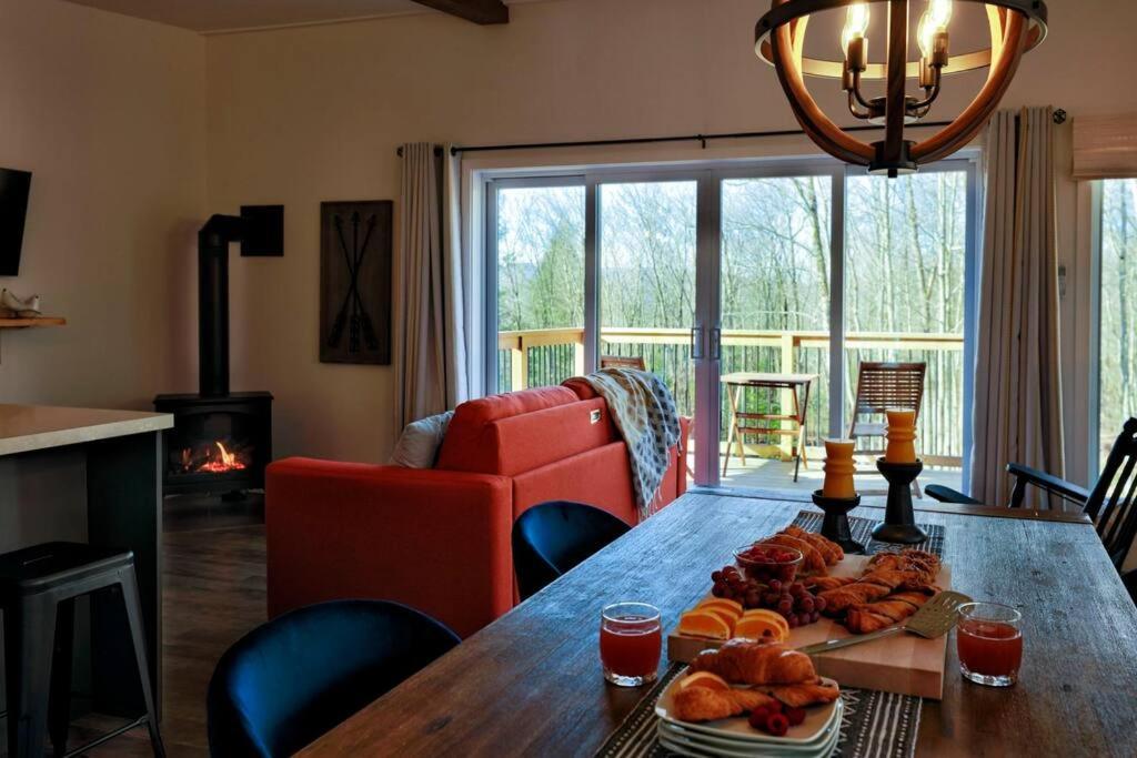Chalet Woodpecker Lodge - Chaleureux Avec Foyer. Orford Exterior photo